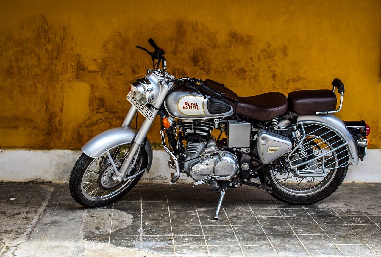Klassieke Royal Enfield motorfiets, voorbeeld van motorfiets taxatie